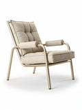 Technische titel in het Nederlands: **Moderne fauteuil met gestoffeerde zitting en metalen frame**